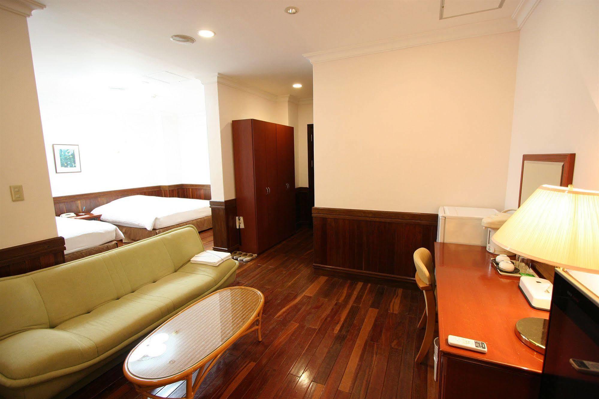 Ada Garden Hotel Okinawa Kunigami Exteriör bild